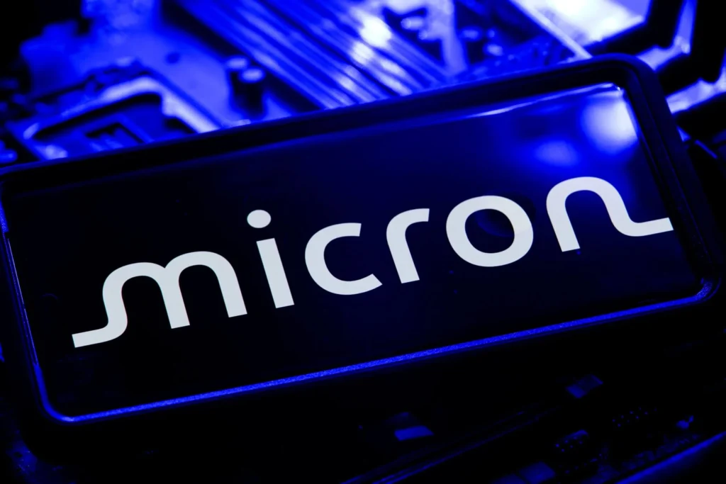 Micron Technology Shares Retreat Amid Intensifying AI Chip Market Rivalry