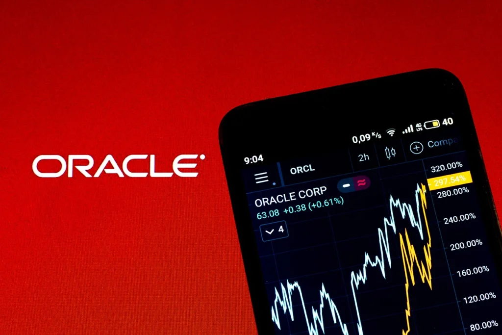 Oracle (ORCL) Shares Decline Amid AI Spending Spree and Dividend Worries